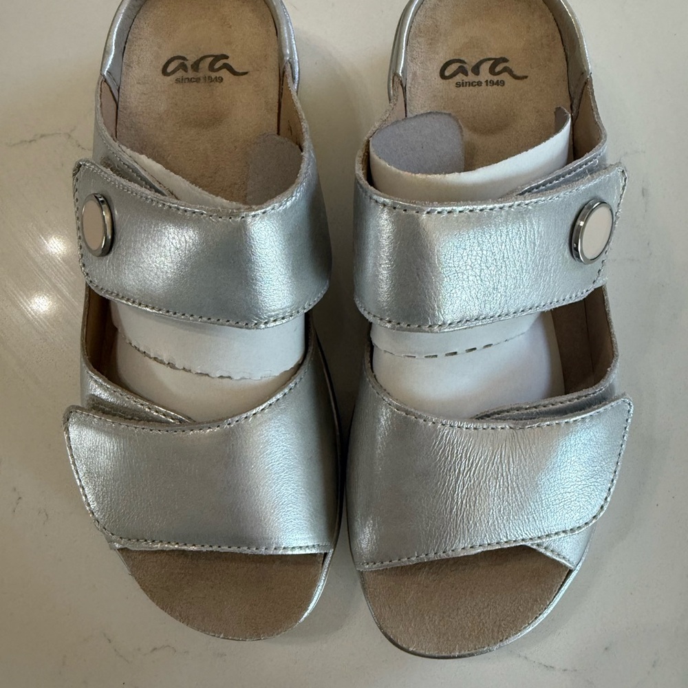 Ara Metallic Silver Slip-On Sandals
